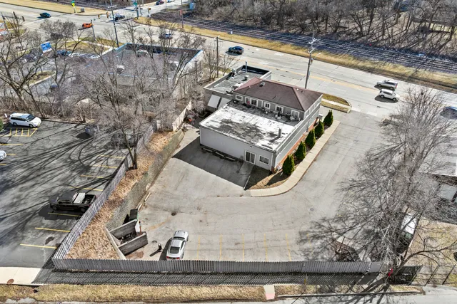 $830,000 | 700 Northwest Highway, Fox River Grove, IL 60021