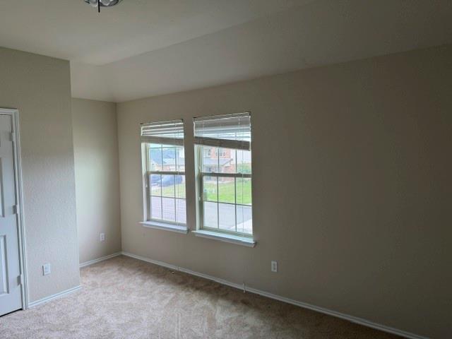 5412 Tama Drive Waco, TX 76708 - Photo 20 of 24 an empty room with windows