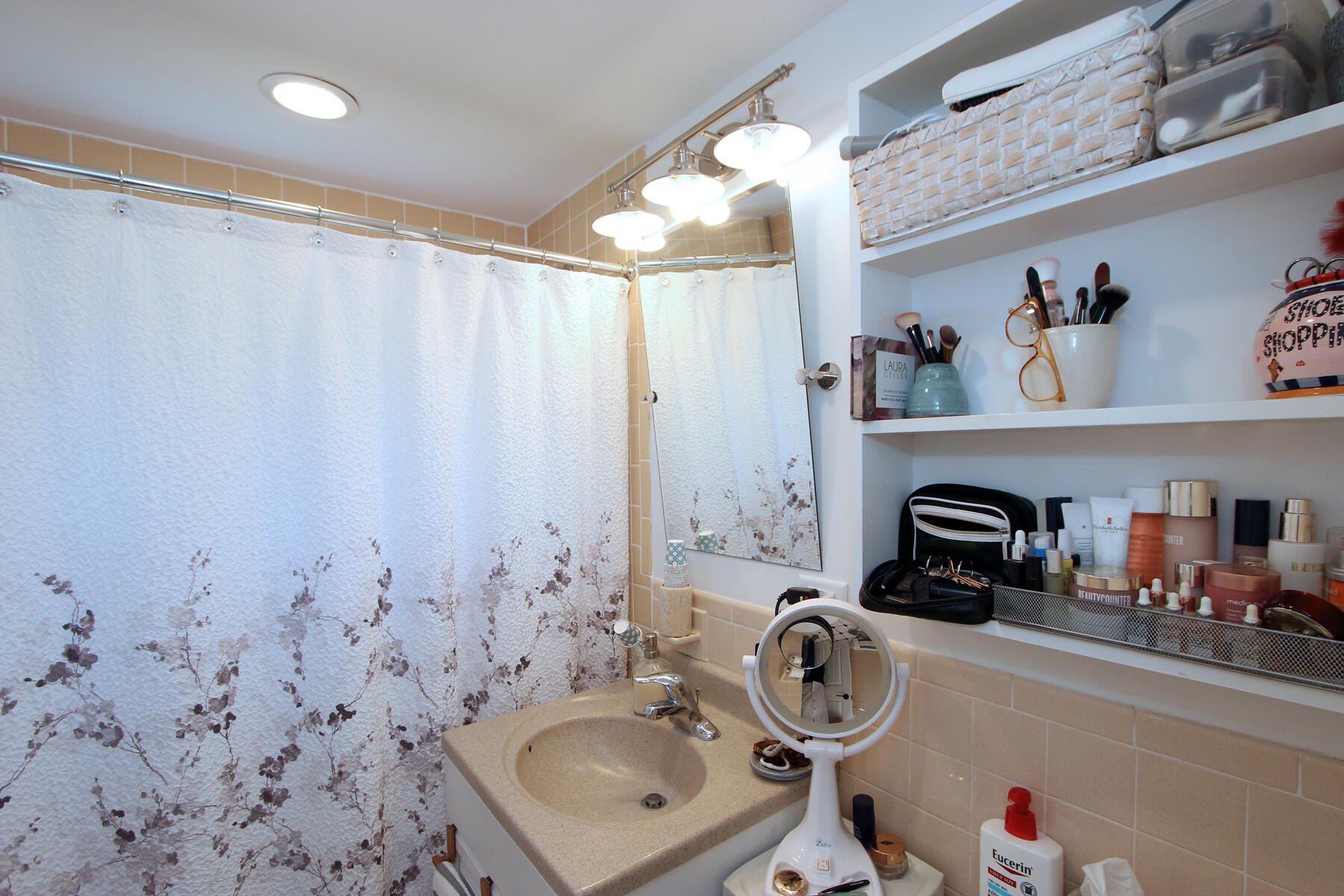 70 Deerfield Lane Eastham, MA 02642 - Photo 44 of 48 a bathroom with a sink a vanity and a toilet