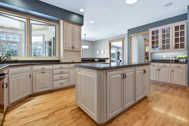 $899,900 | 4351 North Sugar Maple Lane, Appleton, WI 54913