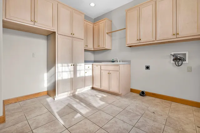 $899,900 | 4351 North Sugar Maple Lane, Appleton, WI 54913