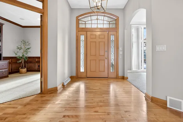 $899,900 | 4351 North Sugar Maple Lane, Appleton, WI 54913