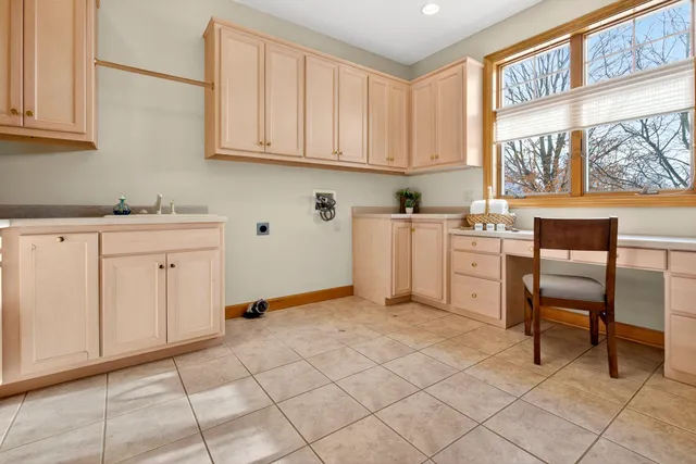 $899,900 | 4351 North Sugar Maple Lane, Appleton, WI 54913