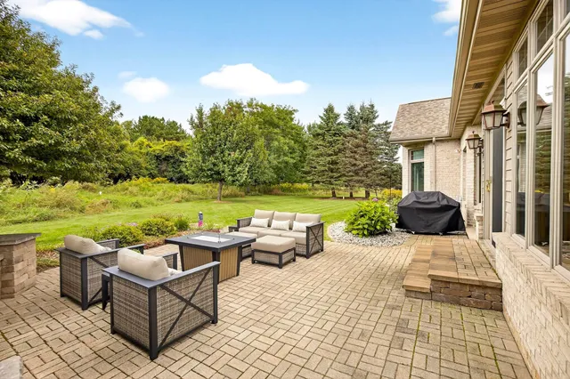 $899,900 | 4351 North Sugar Maple Lane, Appleton, WI 54913