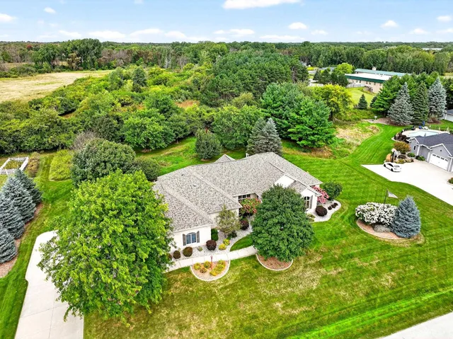 $899,900 | 4351 North Sugar Maple Lane, Appleton, WI 54913