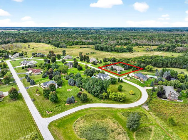 $899,900 | 4351 North Sugar Maple Lane, Appleton, WI 54913