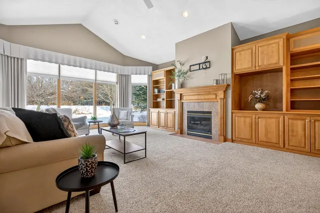 $899,900 | 4351 North Sugar Maple Lane, Appleton, WI 54913