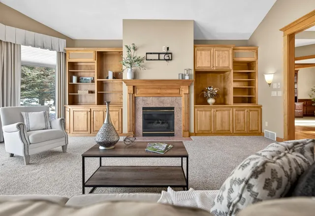 $899,900 | 4351 North Sugar Maple Lane, Appleton, WI 54913