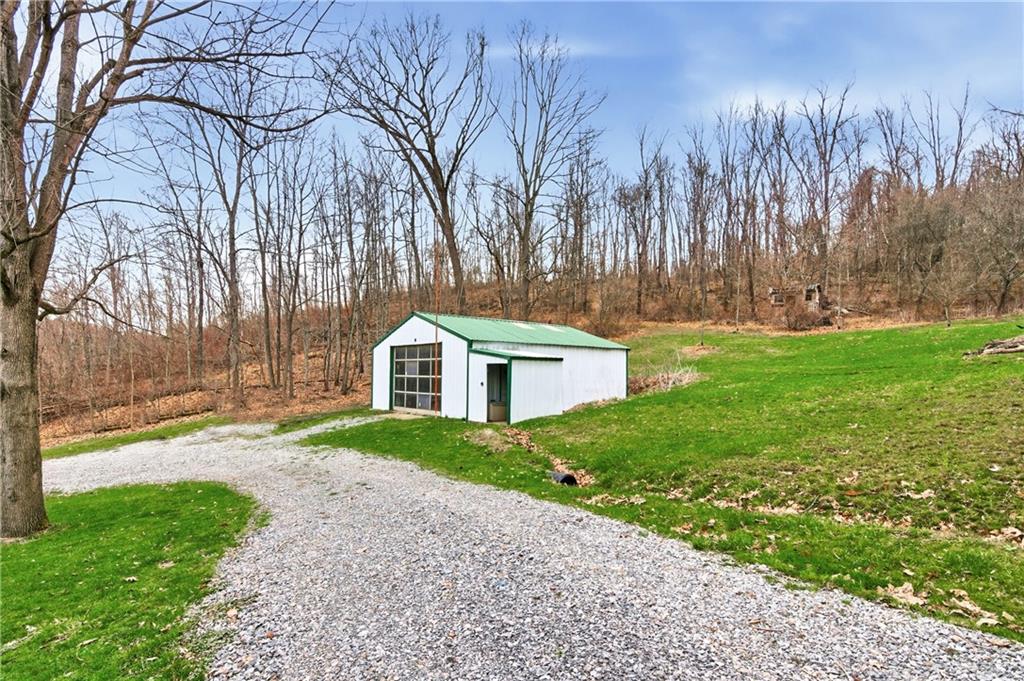 124 Middle Road Industry, PA 15052 - Photo 28 of 32