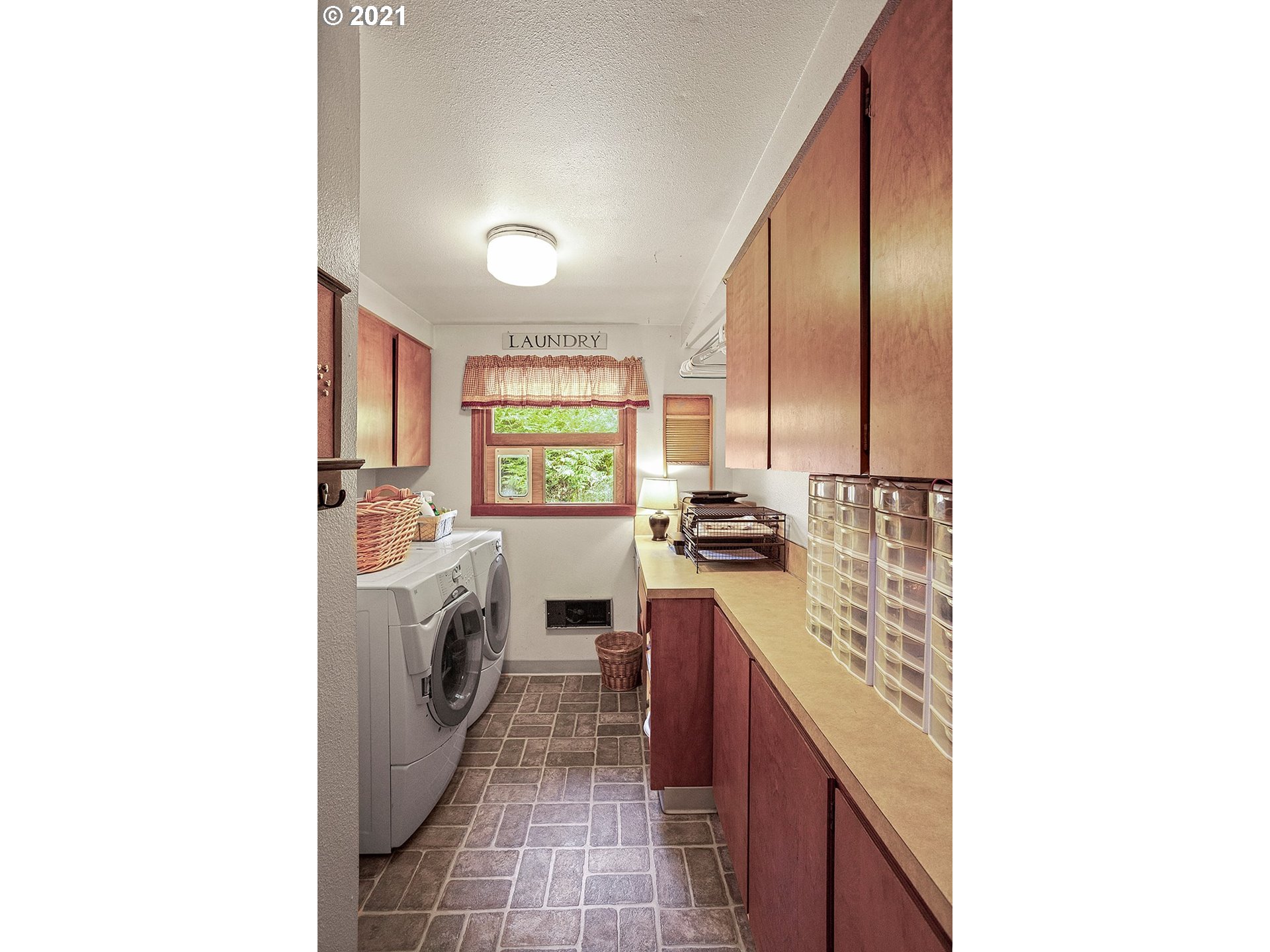 2681 East Loop Road Stevenson, WA 98648 - Photo 23 of 32