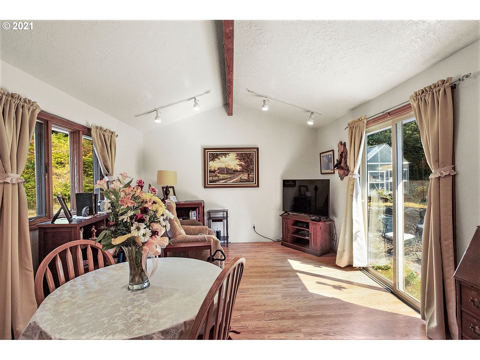 2681 East Loop Road Stevenson, WA 98648 - Photo 27 of 32