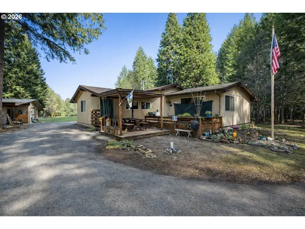 $325,000 | 1954 Yeust Road, Azalea, OR 97410