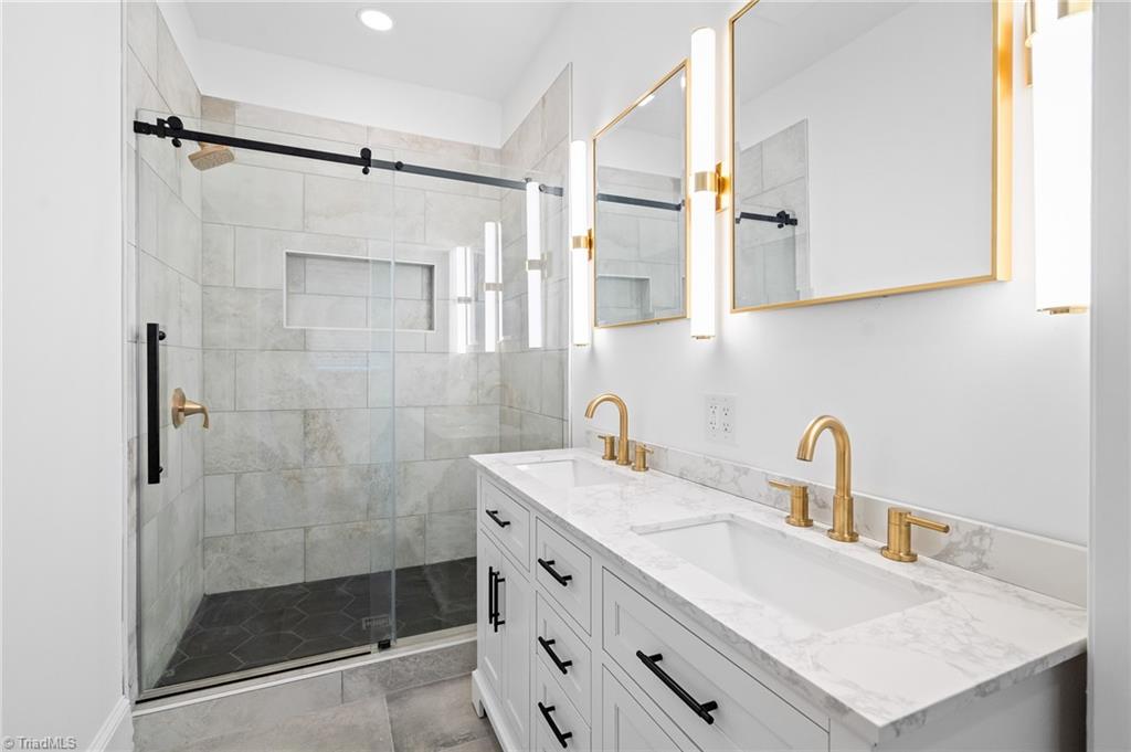 316 Spring Street Thomasville, NC 27360 - Photo 17 of 47