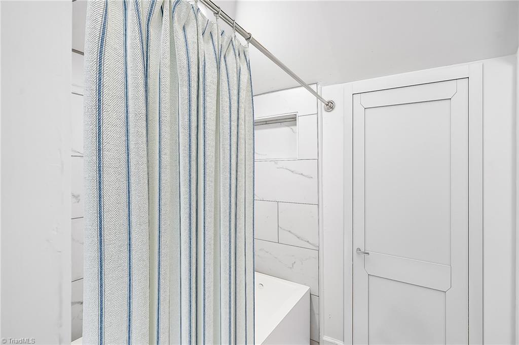 316 Spring Street Thomasville, NC 27360 - Photo 32 of 47