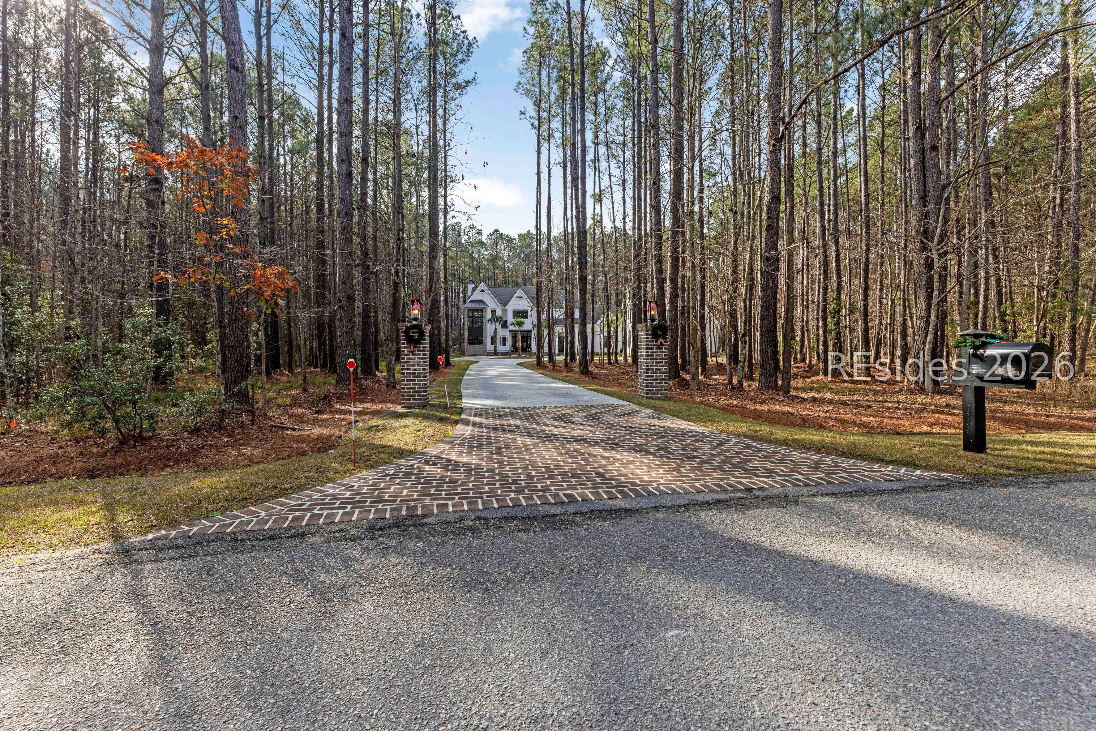 31 Foxchase Lane Bluffton, SC 29910 - Photo 76 of 80 Country lane driveway