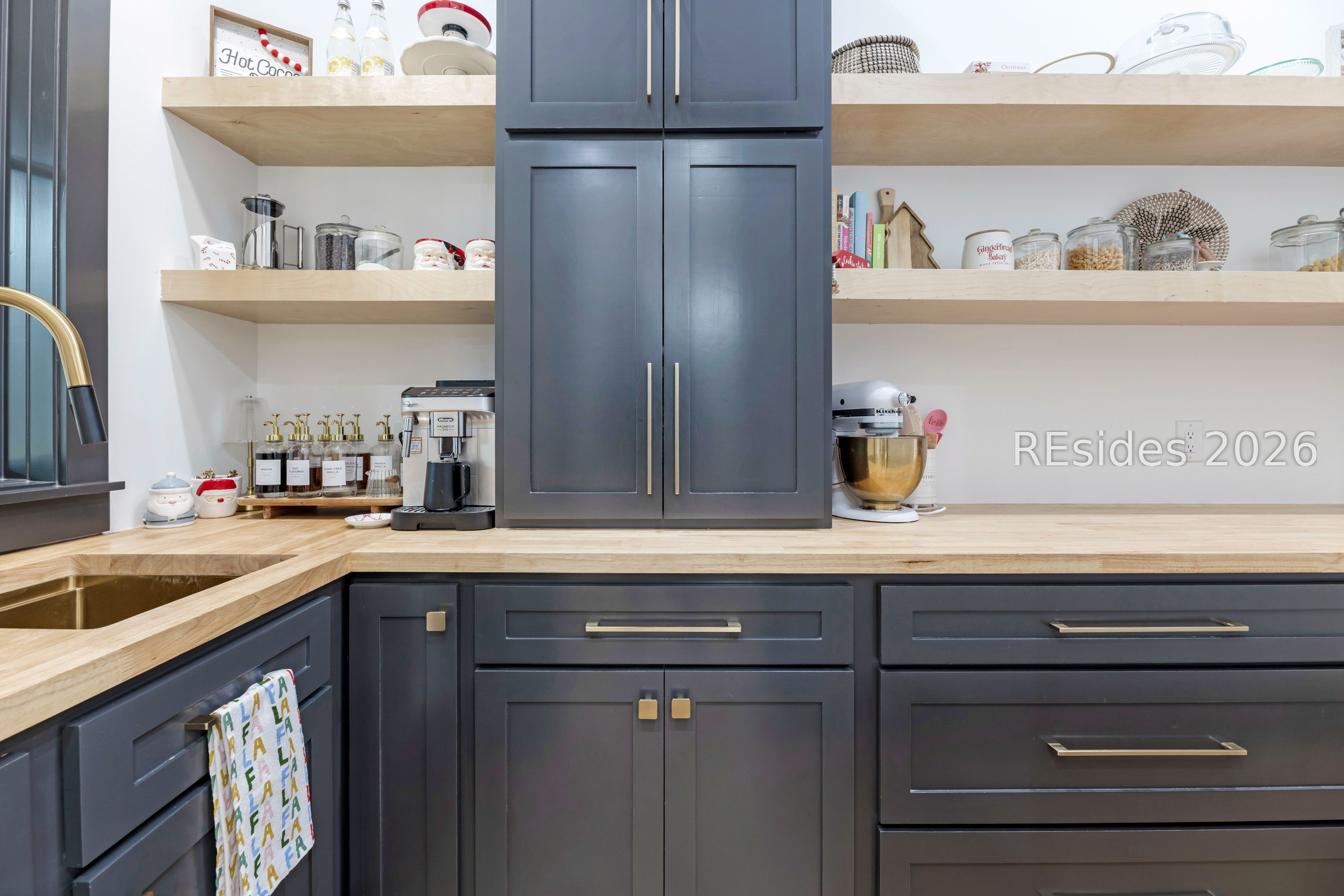 31 Foxchase Lane Bluffton, SC 29910 - Photo 9 of 80 Prep area with lot of cabinets, prep sink