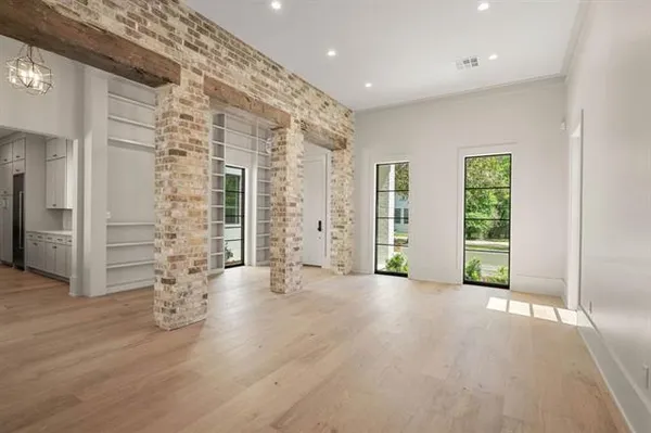 $2,175,000 | 909 South Madison Street, Covington, LA 70433
