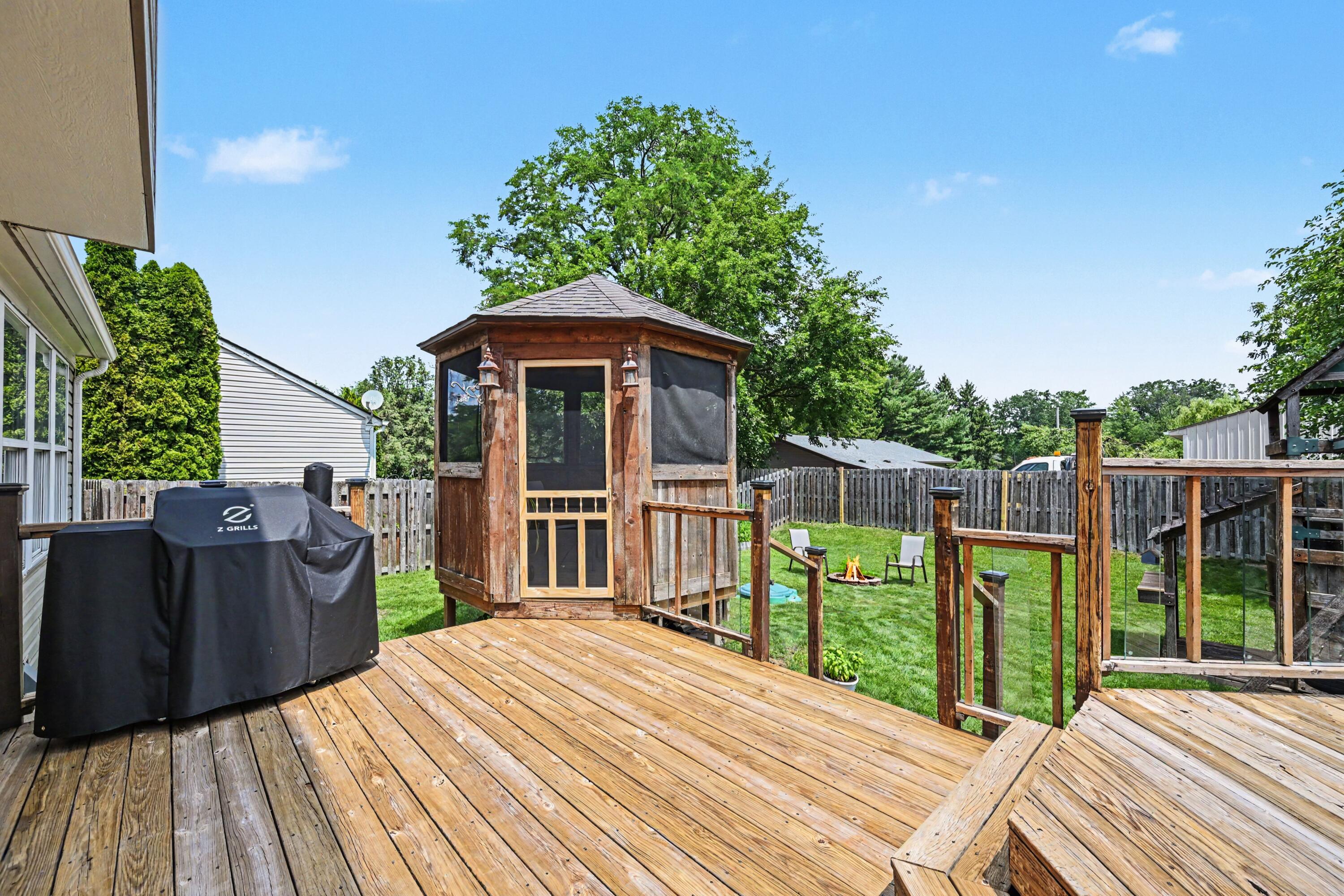 6059 Mapleview Lane Ypsilanti, MI 48197 - Photo 18 of 43 17 deck