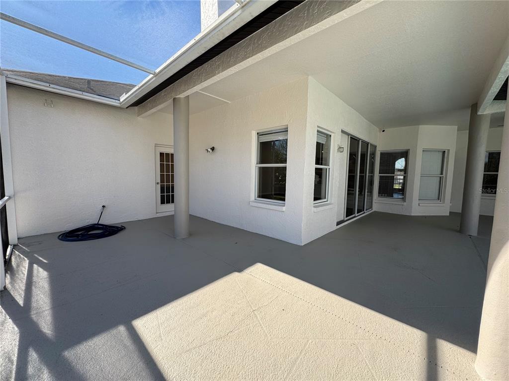 28724 Hanging Moss Loop Wesley Chapel, FL 33543 - Photo 25 of 30 a view of a hallway with entryway