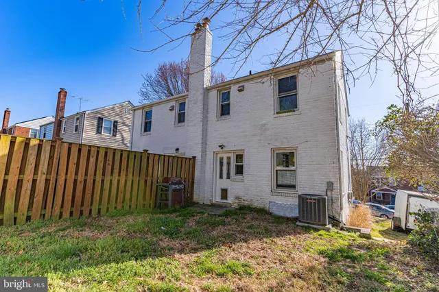 $2,828 | 2722 Jefferson Drive, Alexandria, VA 22303