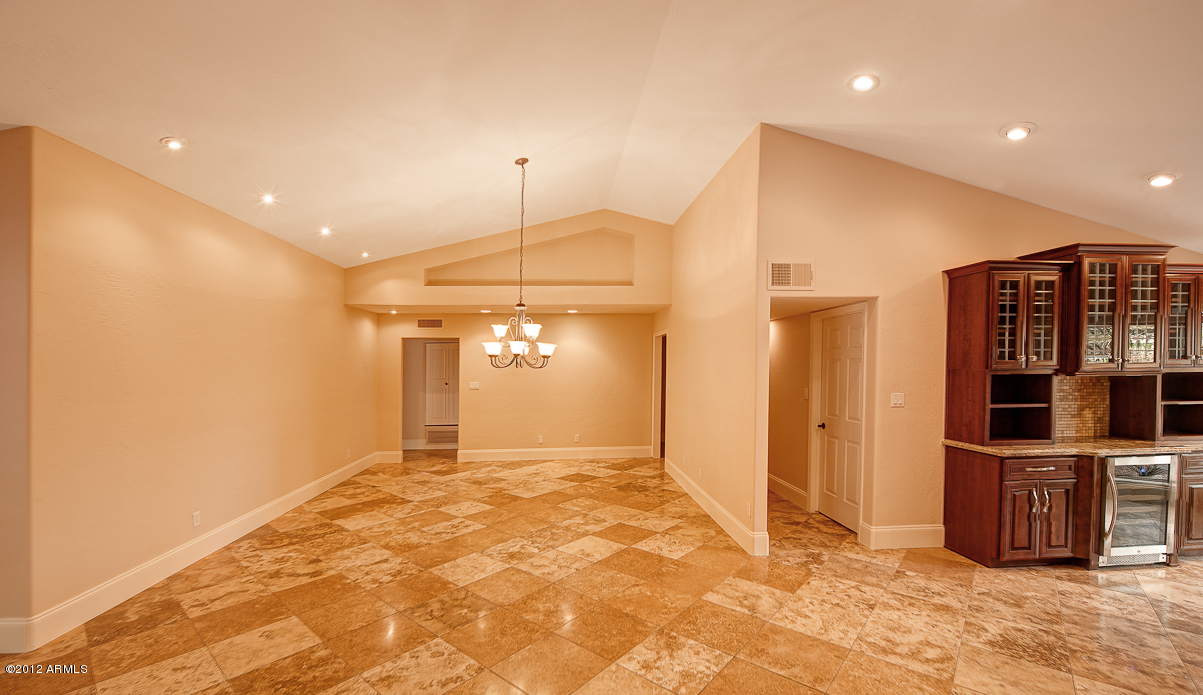 3315 East Osborn Road Phoenix, AZ 85018 - Photo 7 of 24 dining overview