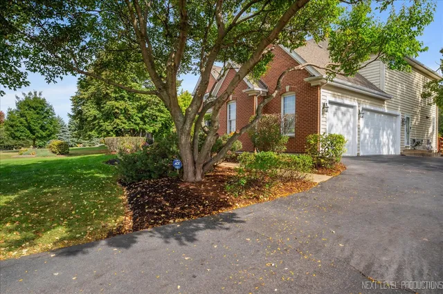 $787,000 | 7-n919 Cloverfield Drive, St. Charles, IL 60175