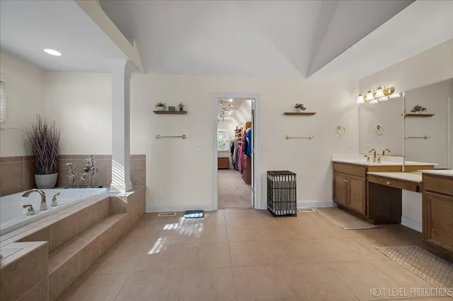 $787,000 | 7-n919 Cloverfield Drive, St. Charles, IL 60175