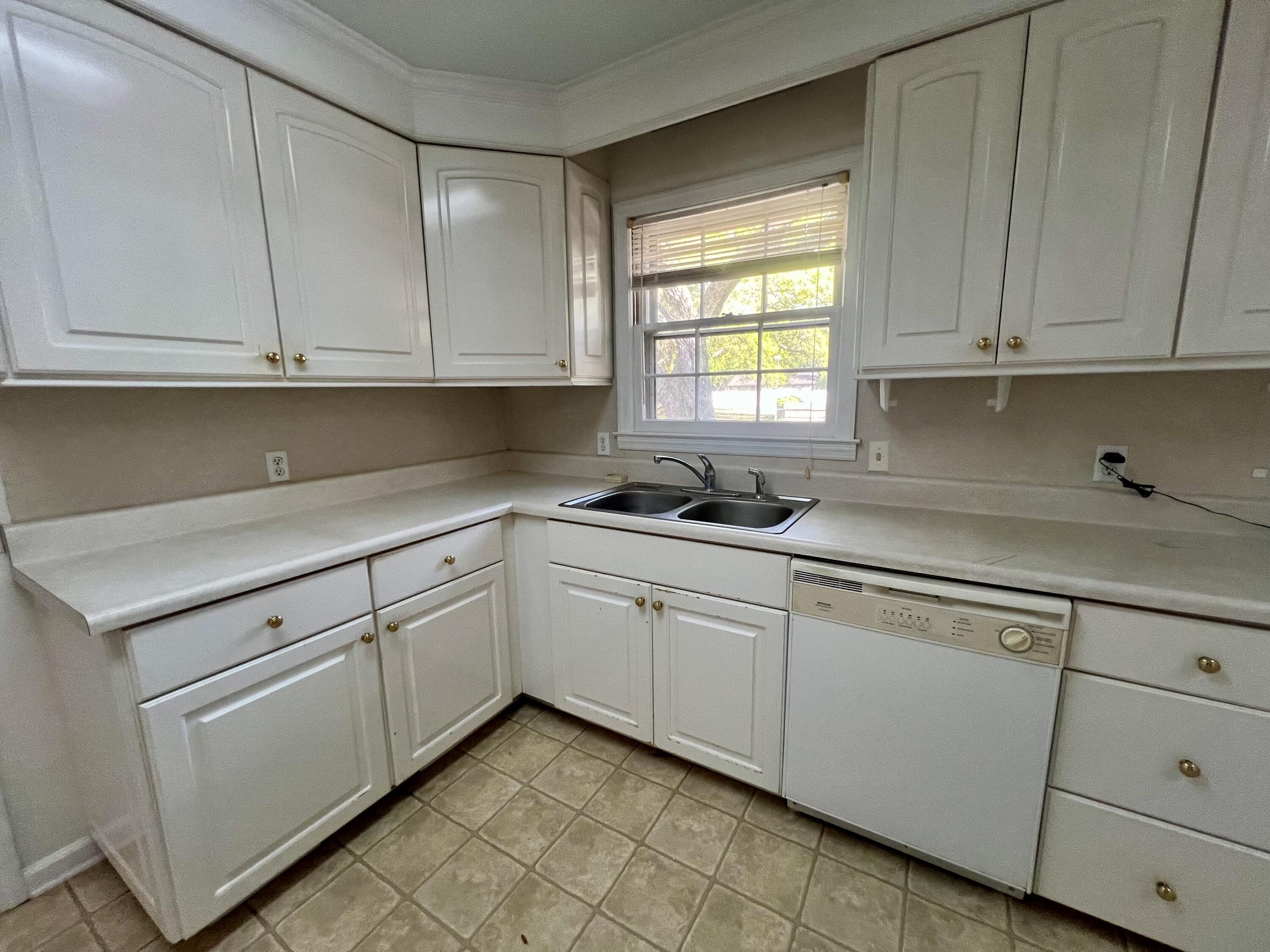 204 Gervais Street Walterboro, SC 29488 - Photo 20 of 54 IMG_0471