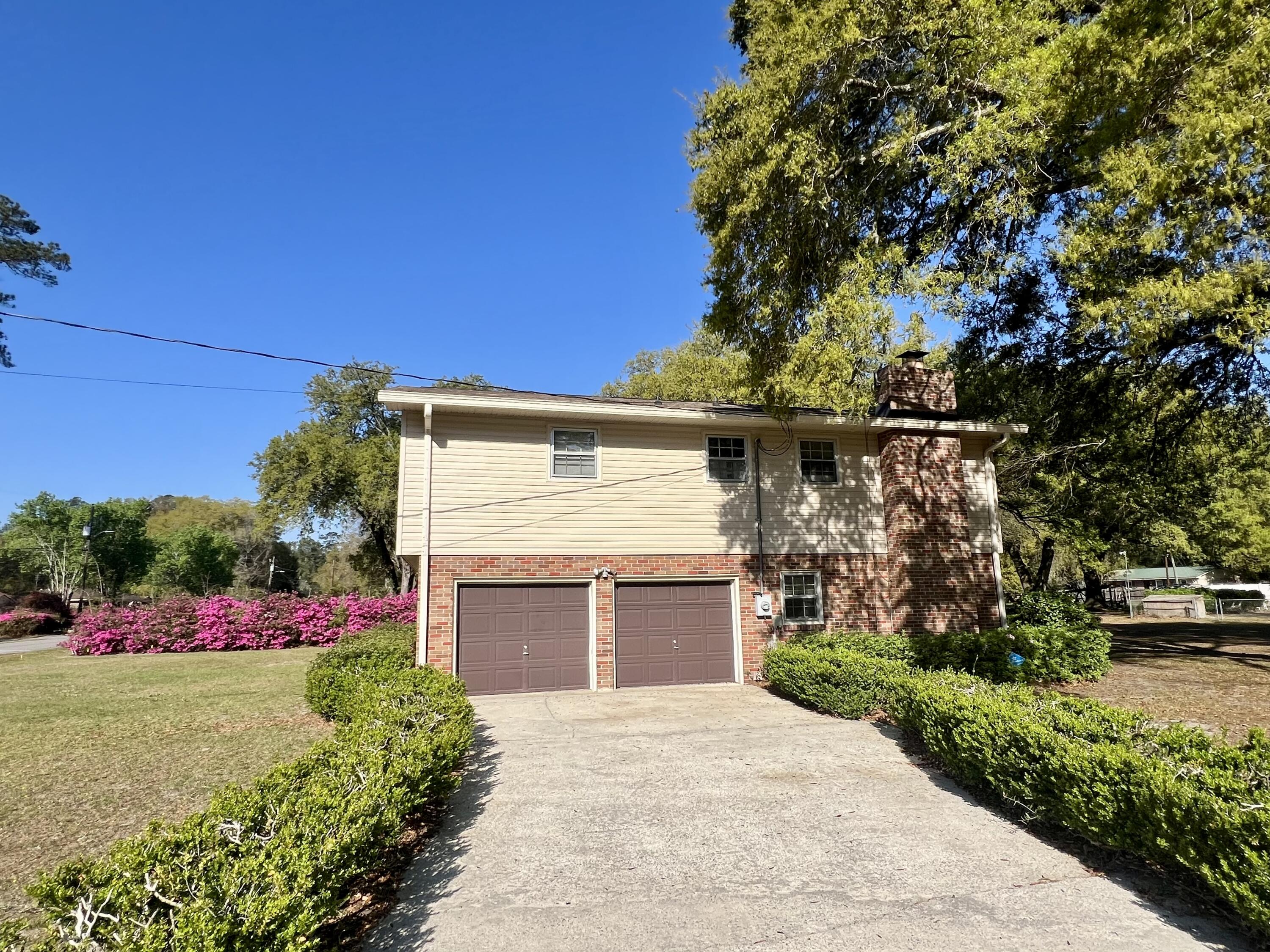 204 Gervais Street Walterboro, SC 29488 - Photo 5 of 54 IMG_0451