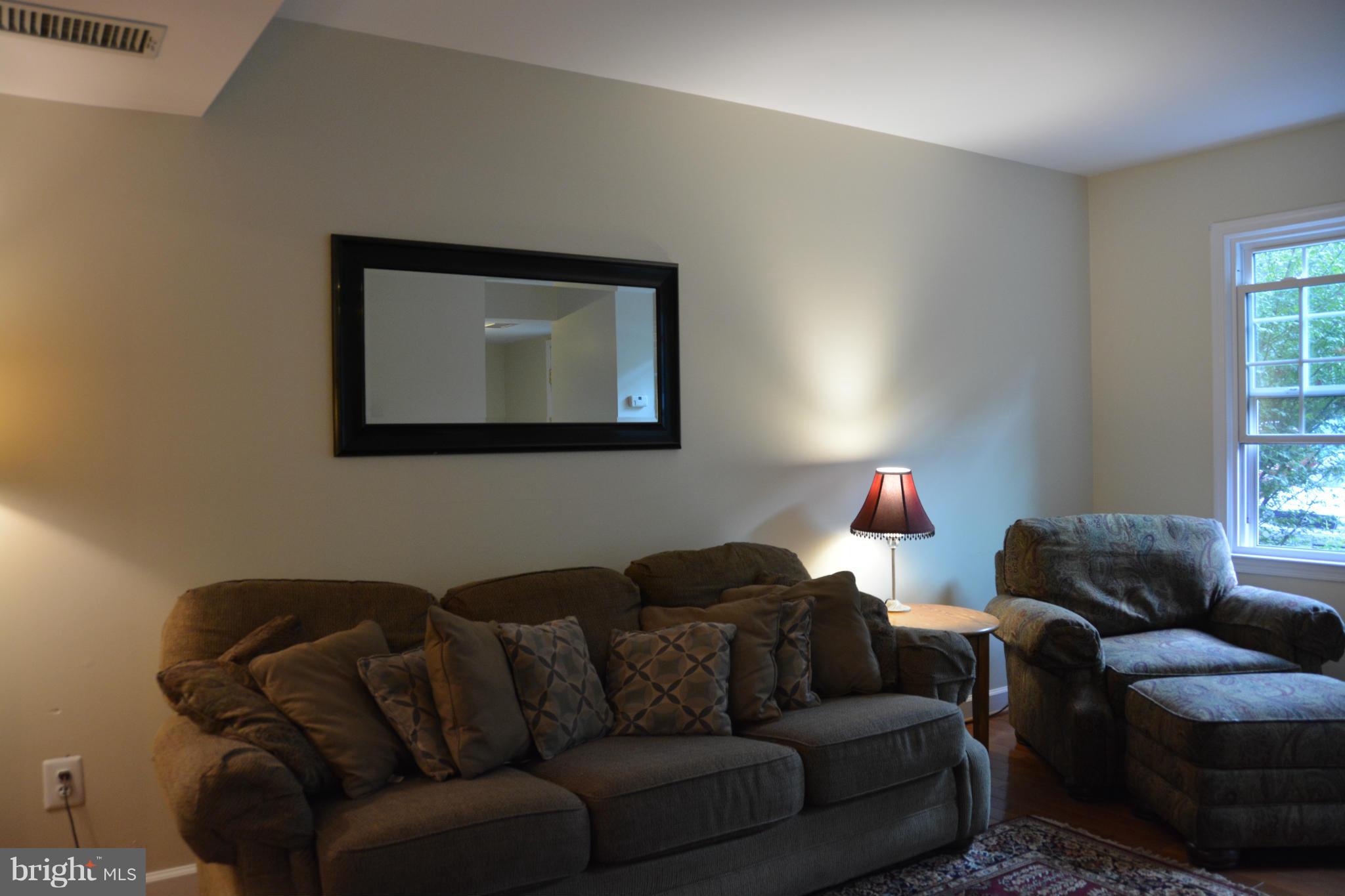 5634 Kirkham Court Springfield, VA 22151 - Photo 8 of 27 Bright and Cheerful Living Room