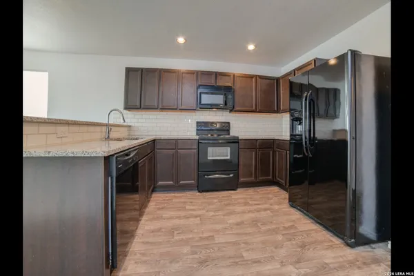 $1,595 | 2426 Rainbow Basin, Converse, TX 78109