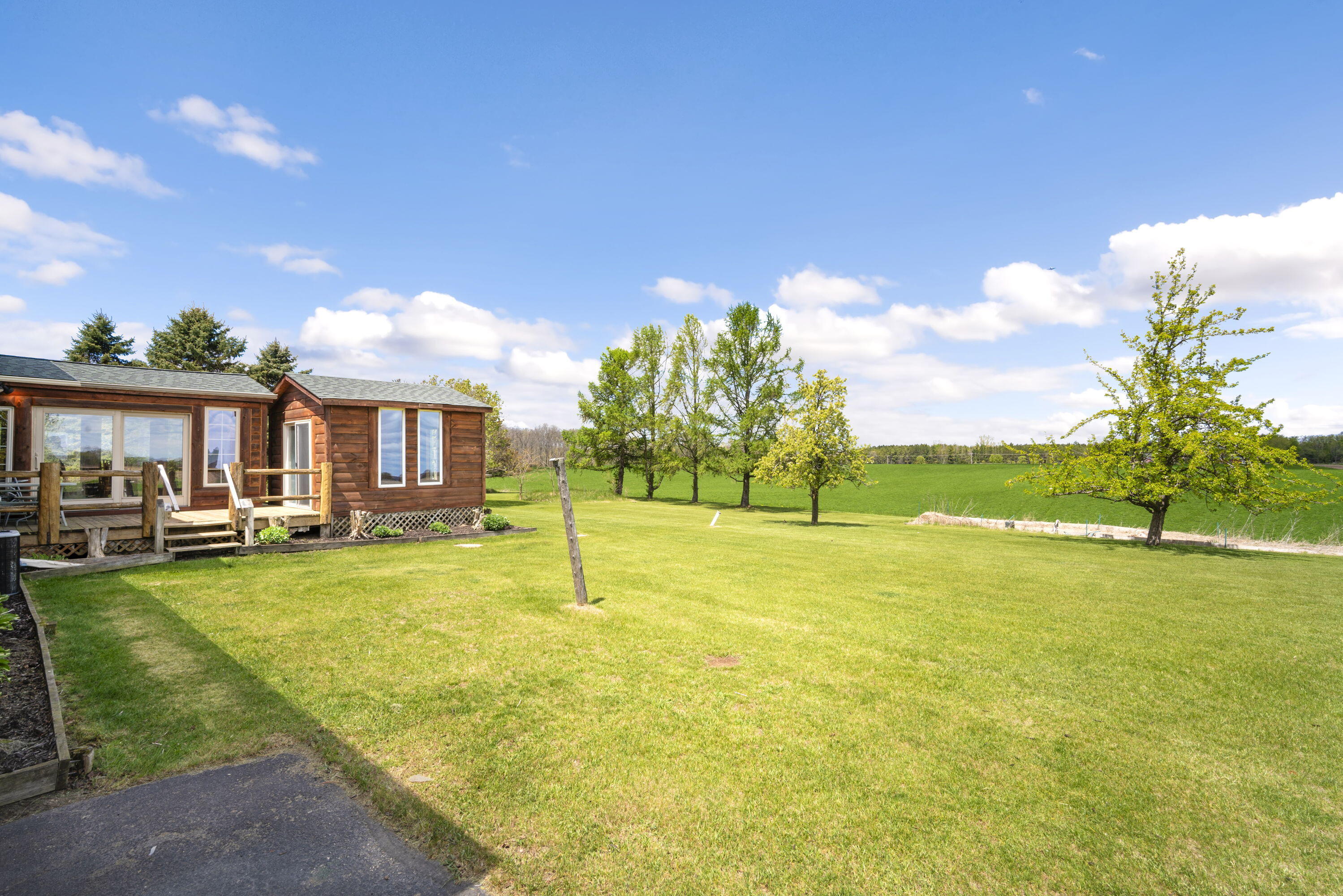 1206 Lakeview Road Farmington, WI 53090 - Photo 25 of 35 27_imgDSC02125