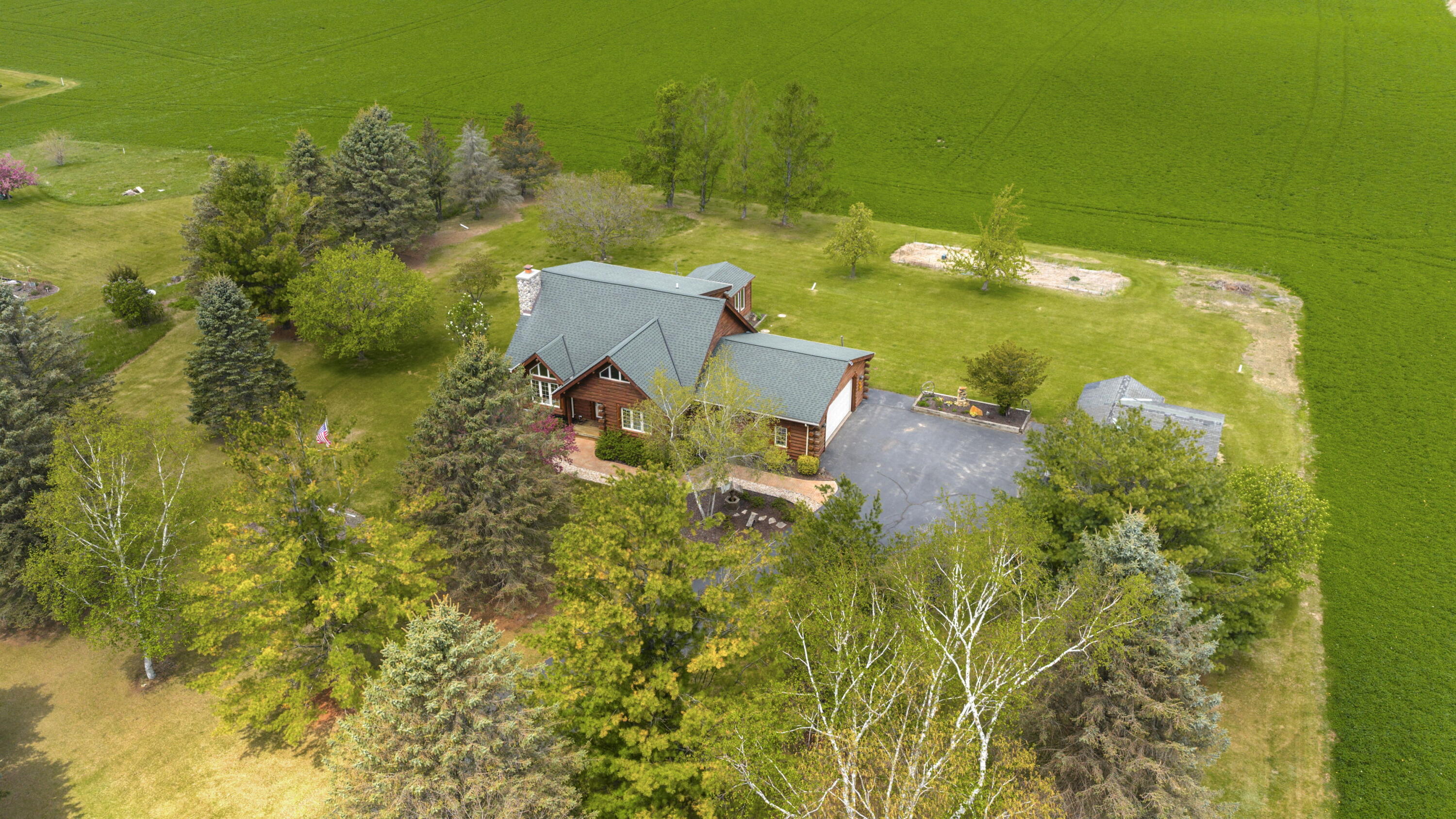 1206 Lakeview Road Farmington, WI 53090 - Photo 27 of 35 29_imgDJI_20260513124124_0001_D