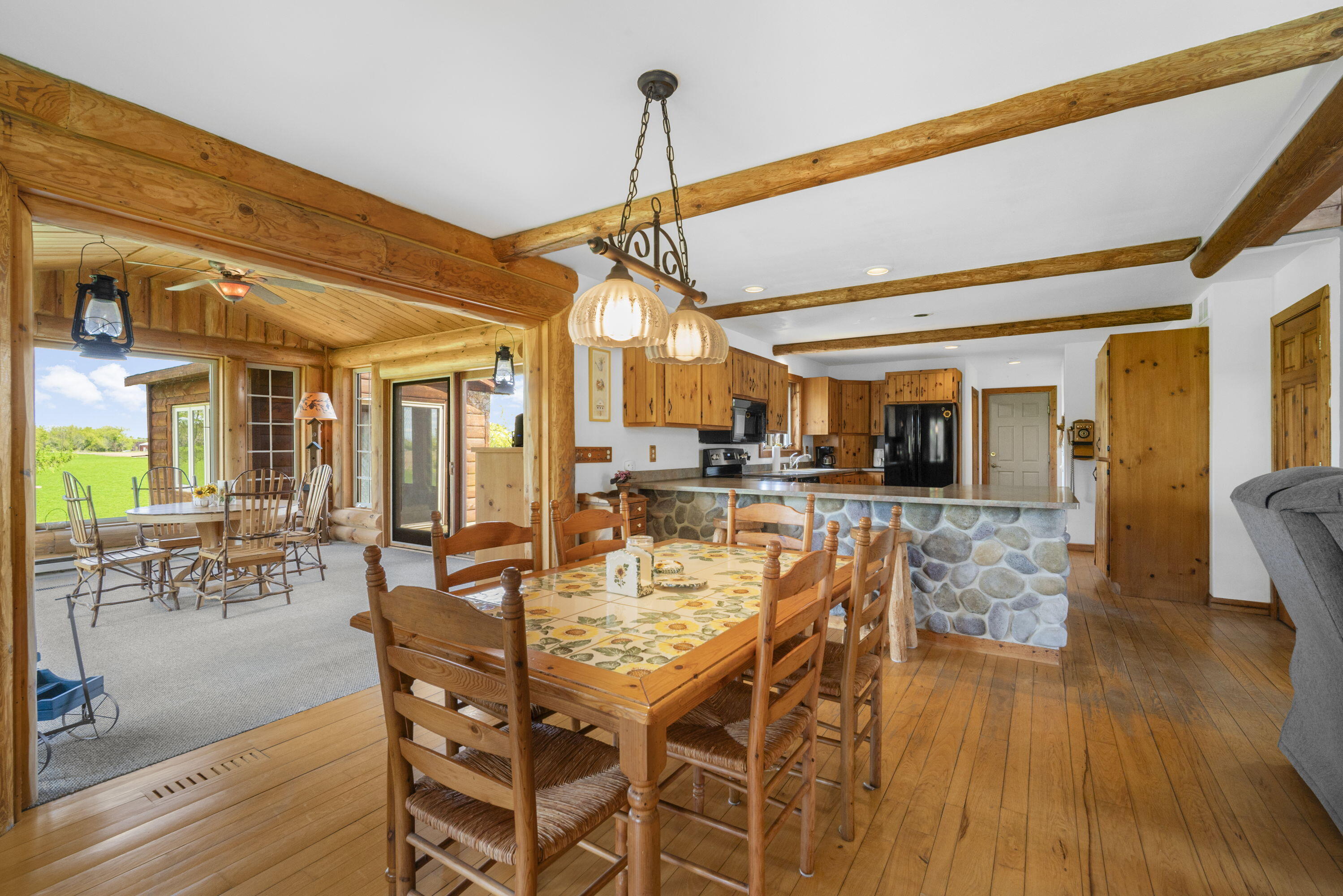 1206 Lakeview Road Farmington, WI 53090 - Photo 8 of 35 9_imgDSC02085
