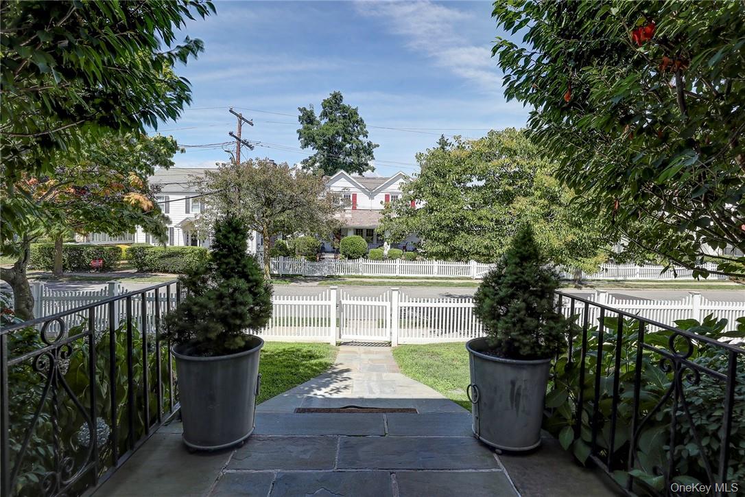 8 Horton Street Rye, NY 10580 - Photo 20 of 24 Fenced front yard with a gate
