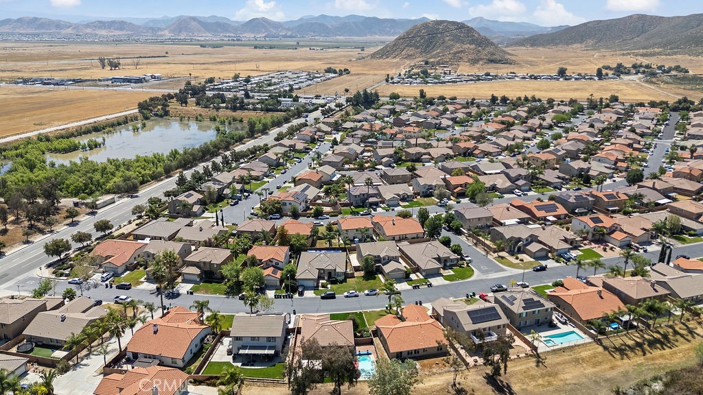7606 Isla Street Hemet, CA 92545 - Photo 38 of 41 an aerial view of a city and lake view