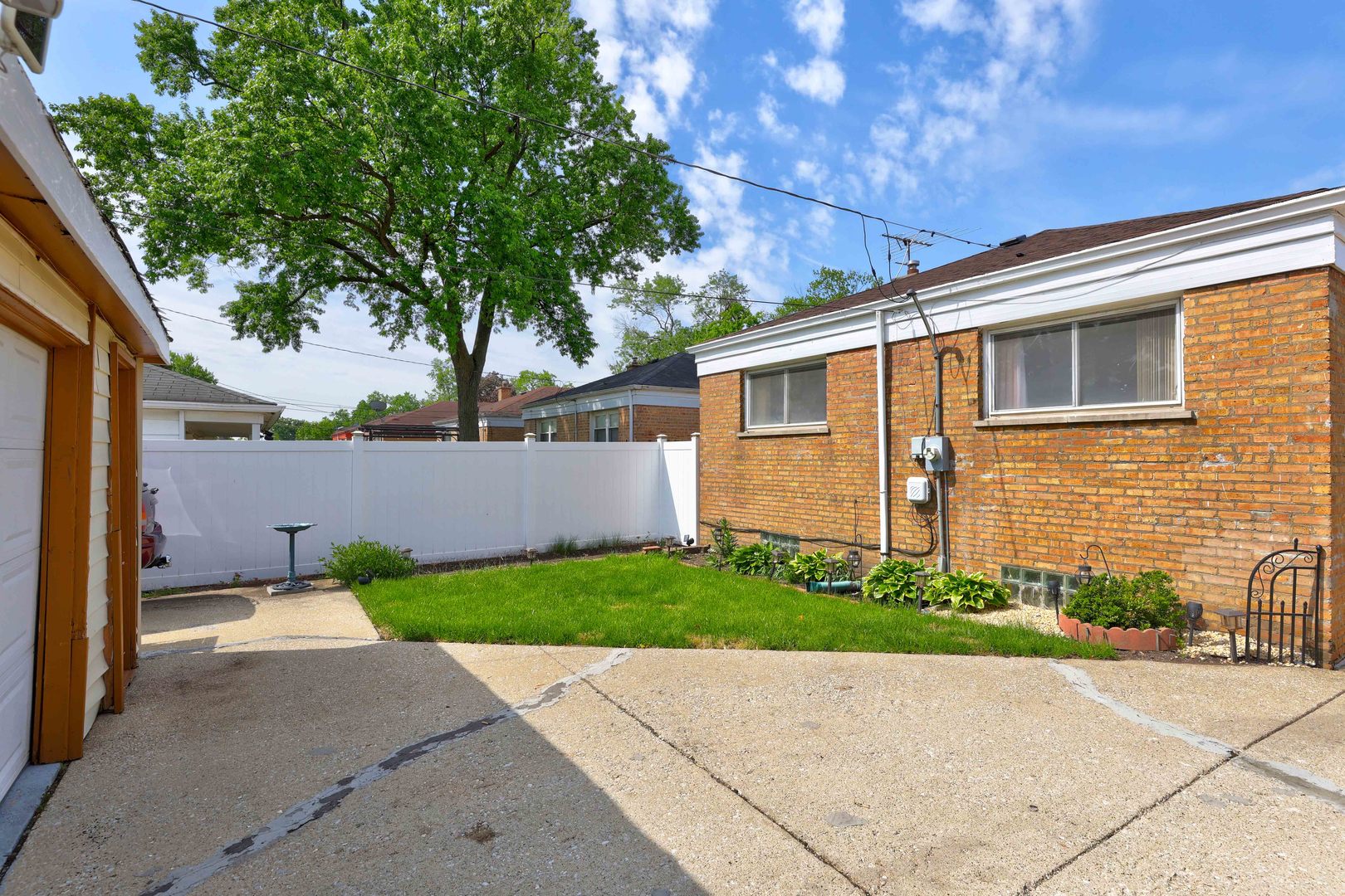 109 Rice Avenue Bellwood, IL 60104 - Photo 4 of 28