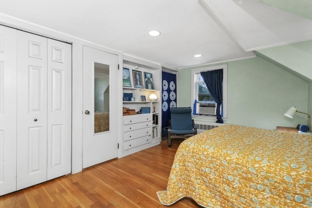44 Barbara Road Newton, MA 02465 - Photo 15 of 34