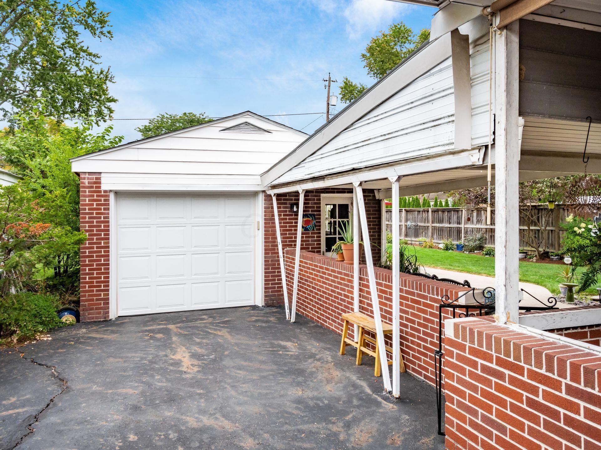 196 East Beaumont Road Columbus, OH 43214 - Photo 30 of 49 Garage & patio view