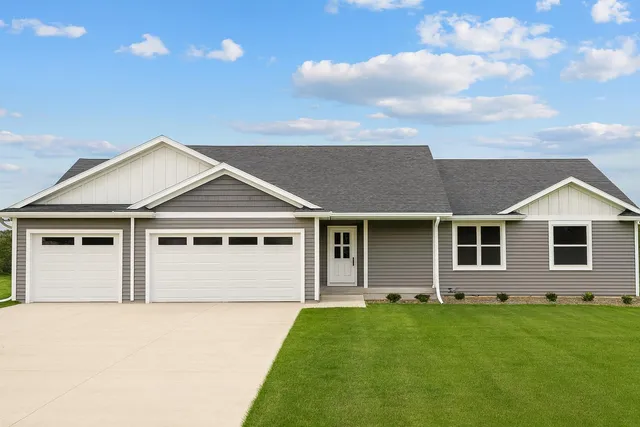 $549,900 | 277 Southern Drive, Holmen, WI 54636