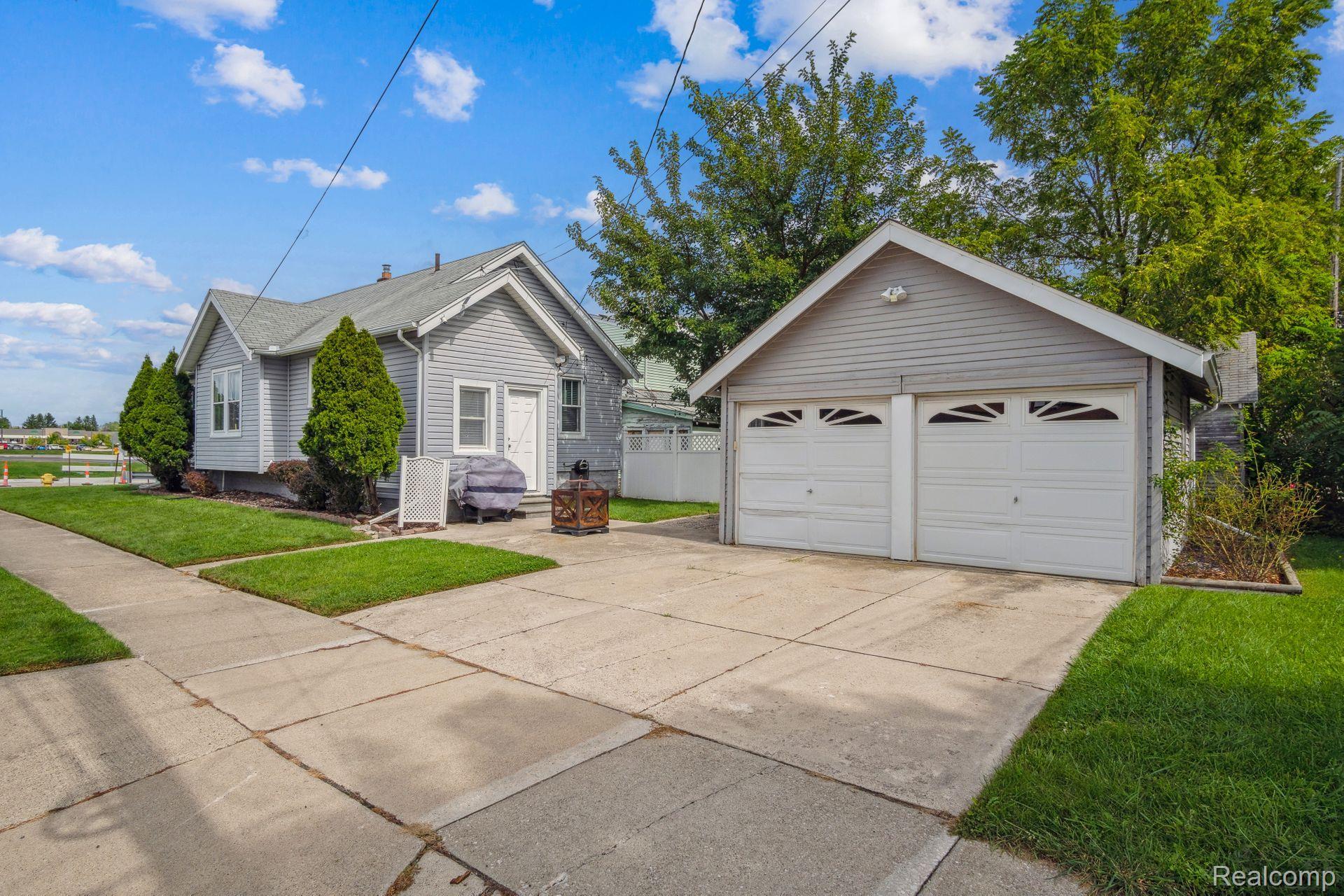 419 Elizabeth Lake Road Pontiac, MI 48341 - Photo 15 of 17 Gallery Image 15