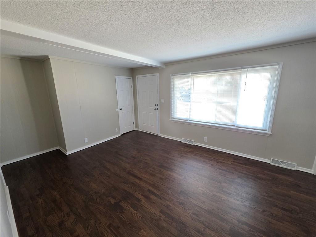 211 South Franklin Street Raymore, MO 64083 - Photo 4 of 16