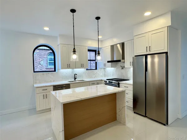 $1,498,000 | 50-12 194th Street | Auburndale