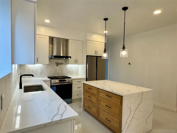 $1,498,000 | 50-12 194th Street | Auburndale