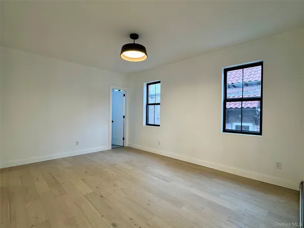 $1,498,000 | 50-12 194th Street | Auburndale