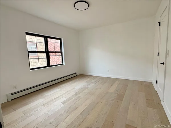 $1,498,000 | 50-12 194th Street | Auburndale