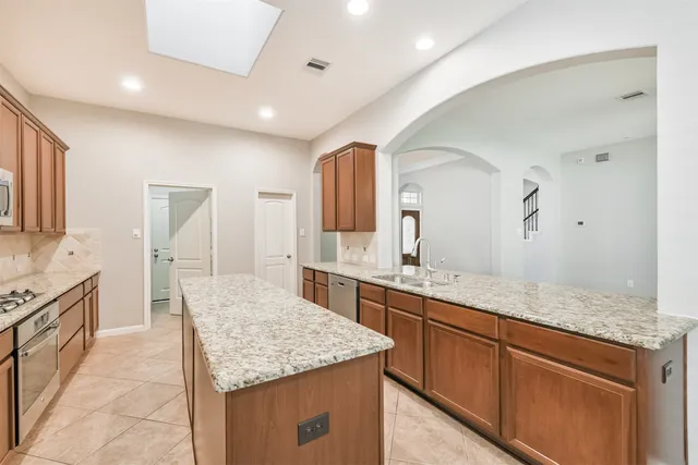 $2,825 | 19527 Juniper Breeze Lane, Spring, TX 77379