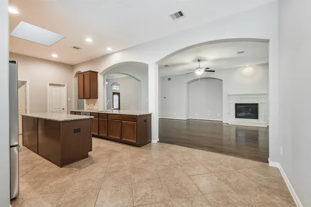 $2,825 | 19527 Juniper Breeze Lane, Spring, TX 77379