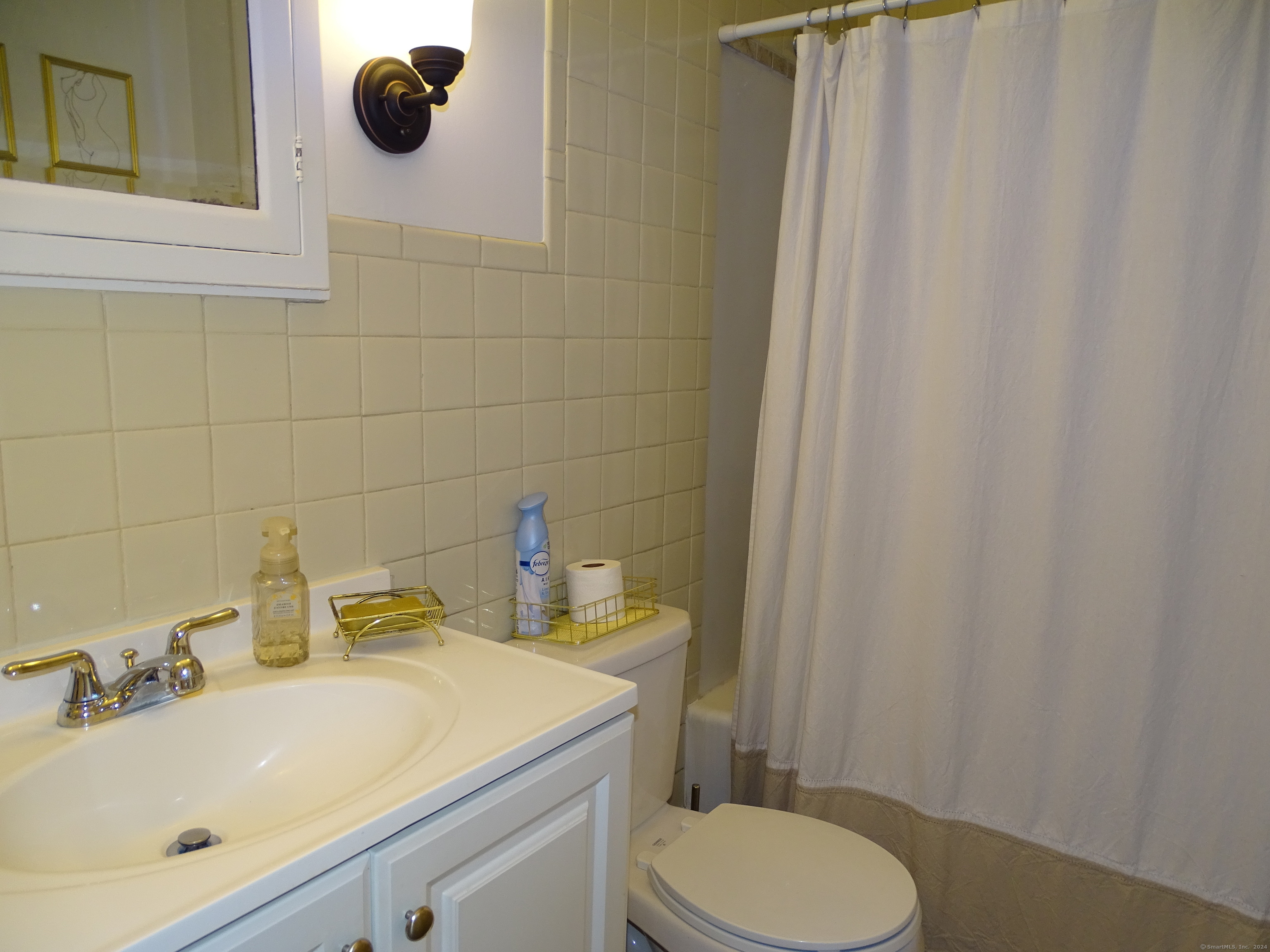 75 South Main Street, Unit B Branford, CT 06405 - Photo 20 of 22