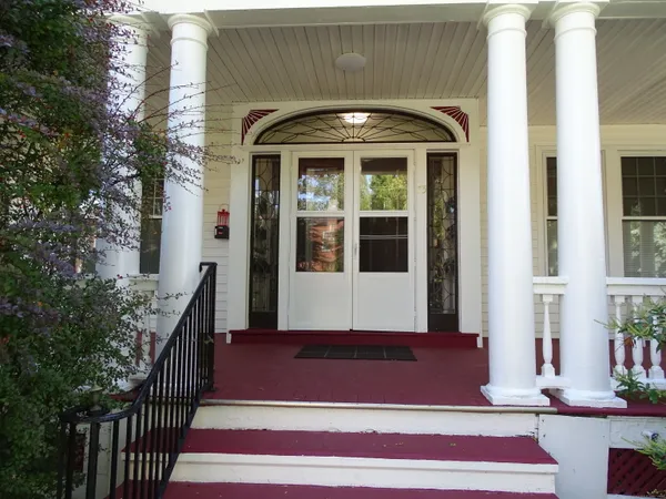 a view of entry way